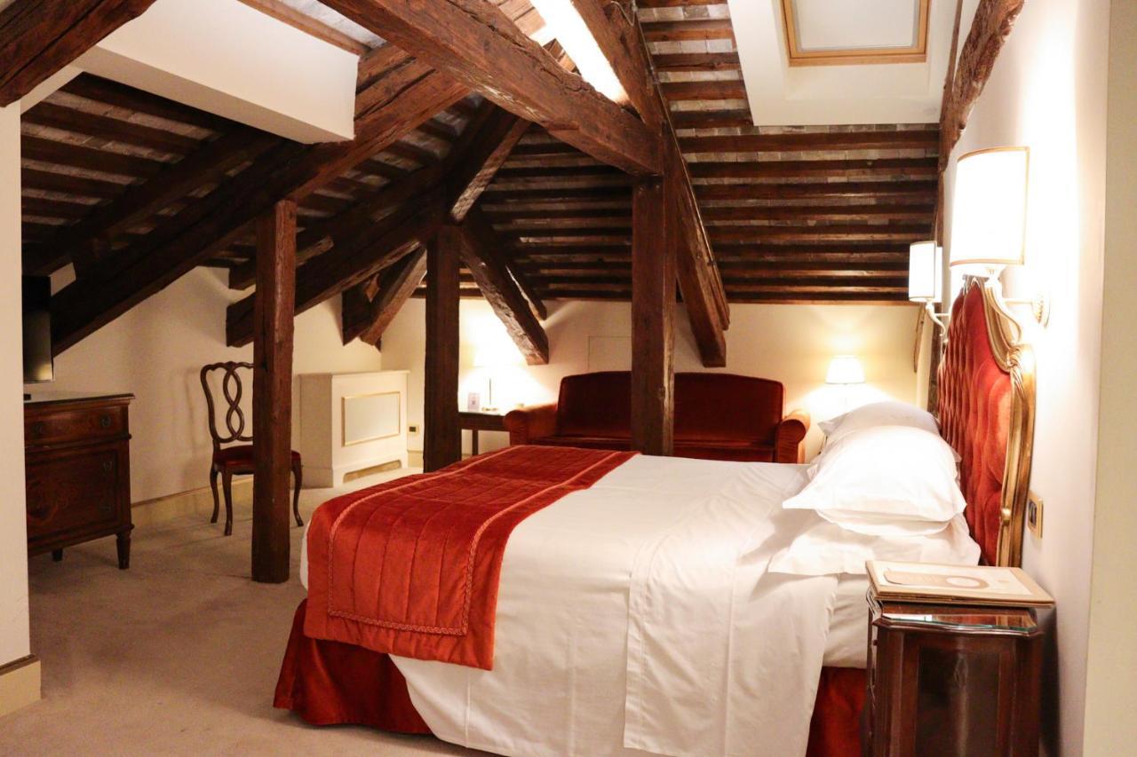 Ai Cavalieri Di Venezia Hotel 4*